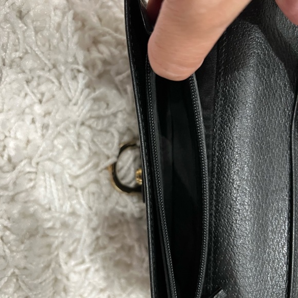 Gucci Abbey Monogram Wallet - Picture 5 of 9